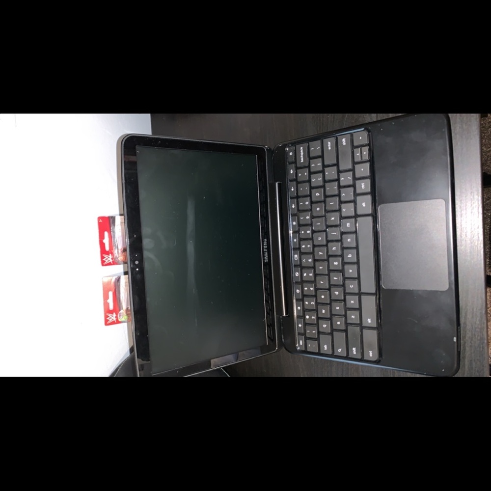 Laptop - Picture 2 of 3